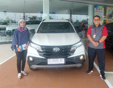 foto Penyerahan Unit Toyota Brebes 